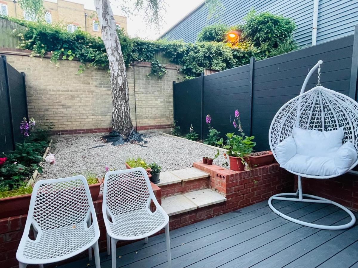 Riverside Premium En Suite Double Room E14 London Exterior photo